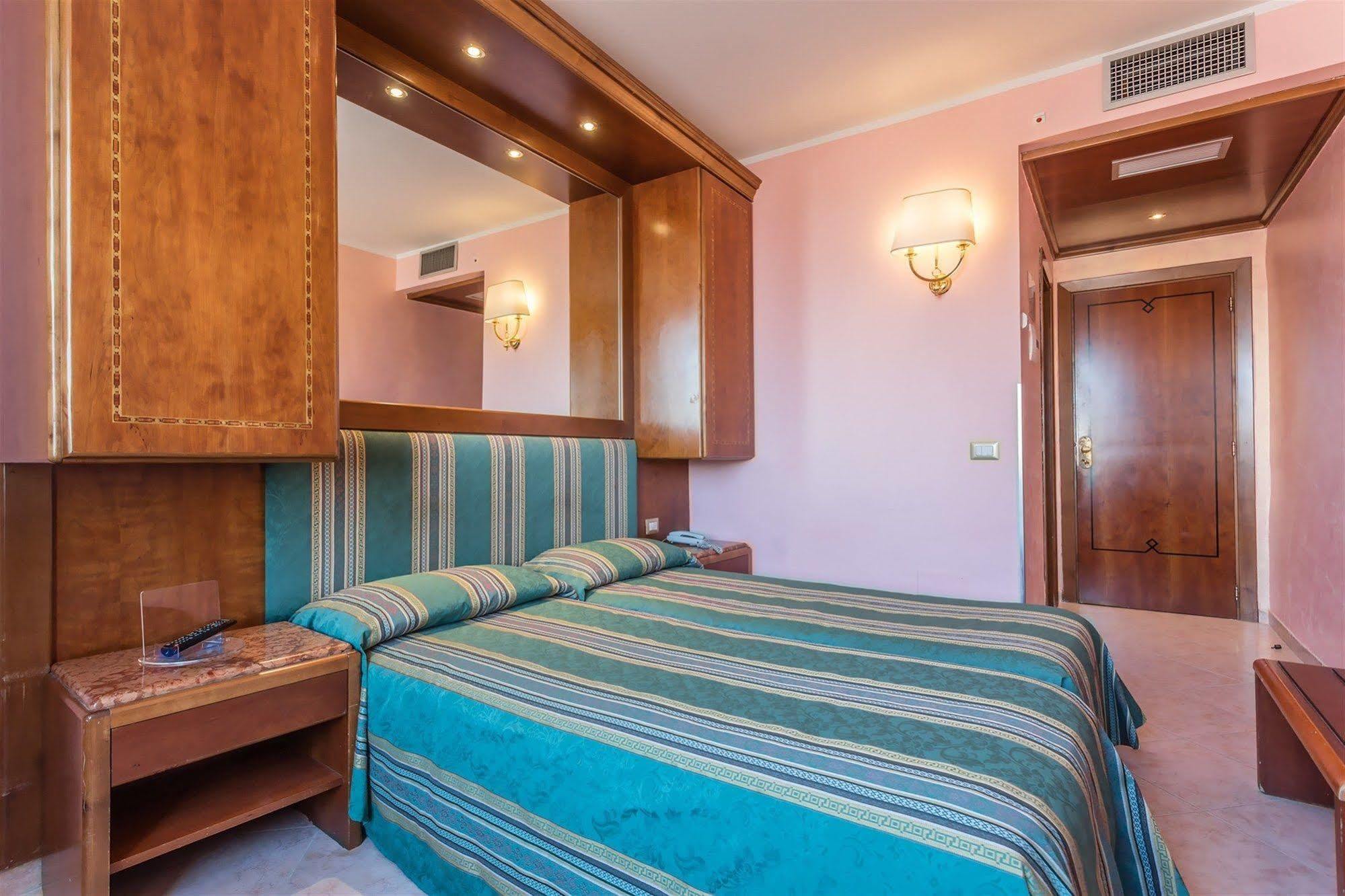 Raeli Hotel Siracusa Roma Exterior foto